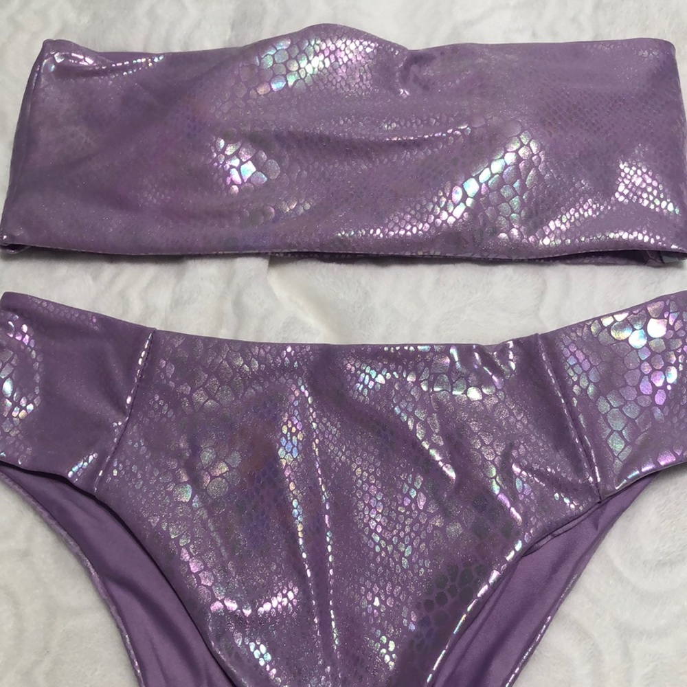 Bikini - Picture 2 of 2